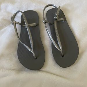 Havaianas sandals, silver.. size 37/38